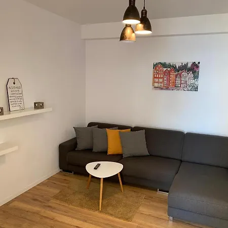 Rock Apartment *
