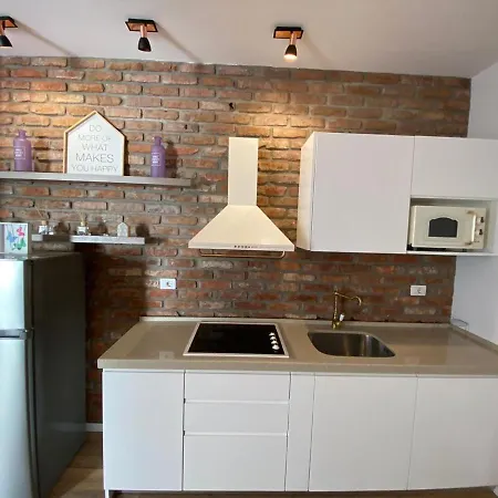 Rock Apartment *
