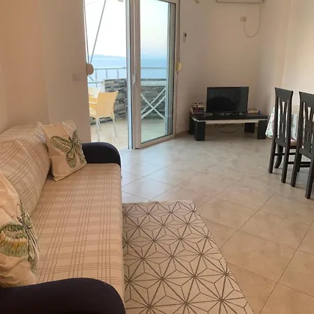 Rock Apartment *