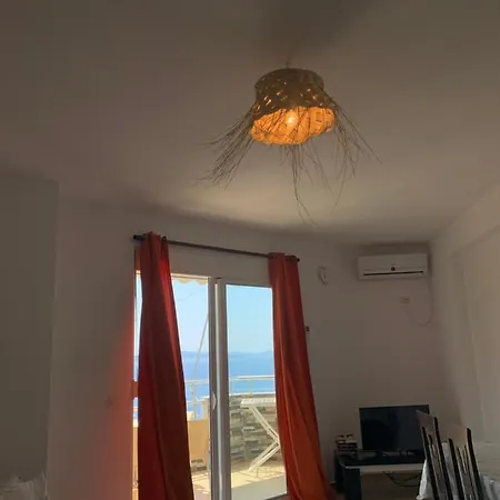 Rock Apartment *
